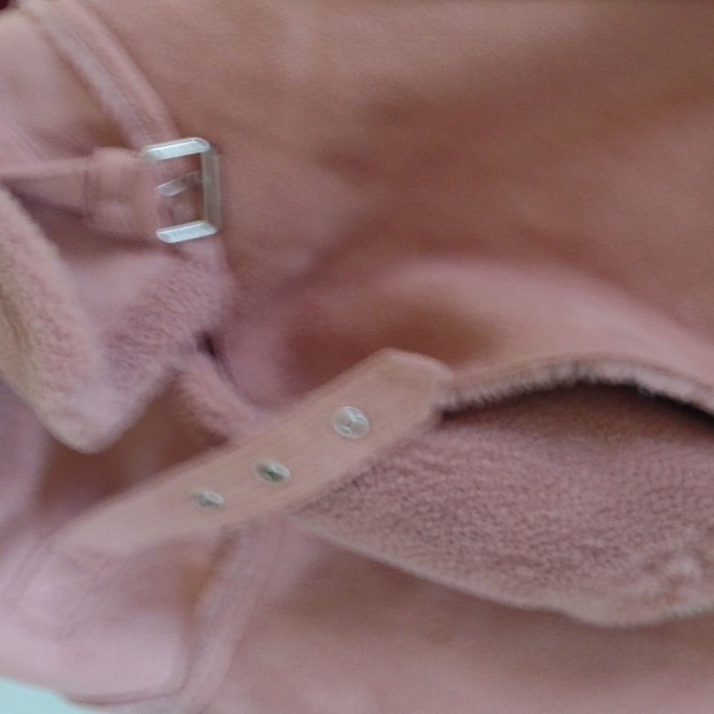 A jacket - Picture 4 of 4